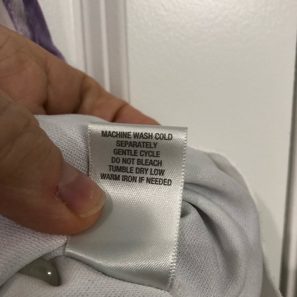 DRESS BARN (M) lavender floral blouse - Picture 7 of 10